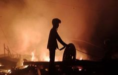 Kebakaran Menghanguskan 11 Rumah di Kota Palangka Raya - JPNN.com