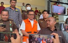 Kadisdik Riau Ditahan Jaksa Terkait Kasus SPPD Fiktif Senilai Rp 2,3 Miliar Lebih - JPNN.com