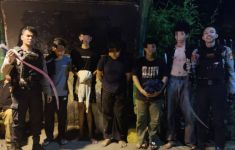 Bawa Senjata Tajam untuk Tawuran, 11 Remaja Ini Anak Siapa? - JPNN.com
