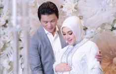 Konon Syahrini Telah Melahirkan Anak Pertama, Keluarga Bilang Begini - JPNN.com