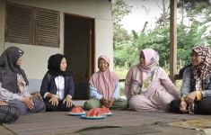 Kisah AO PNM Bantu Selamatkan Lingkungan Lewat Pelatihan Mengelola Sampah - JPNN.com
