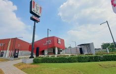 Paramount Petals Meresmikan Gerai KFC yang Ke-720 - JPNN.com