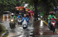 Cuaca Hari Ini, BMKG Memprakirakan Hujan Ringan hingga Lebat Mengguyur Mayoritas Kota Besar - JPNN.com