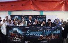 PT Surveyor Indonesia Salurkan Hewan Kurban kepada Masyarakat Pra-Sejahtera - JPNN.com