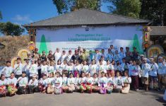 Gandeng Forum Sahabat Emas Peduli Sampah Indonesia, Pegadaian Sebarkan Eco Enzyme di Danau Batur - JPNN.com