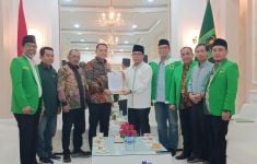 Eri Cahyadi-Armuji Terima Surat Rekomendasi PPP untuk Maju Pilwali Surabaya 2024 - JPNN.com