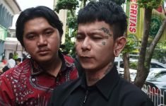 Digugat Cerai, Sexy Goath Kecewa Juliette Angela Tak Hadiri Sidang Perdana - JPNN.com