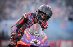 FP1 MotoGP Jerman Sarat Drama: Martin Pertama, Marquez Jatuh, Espargaro Mundur - JPNN.com