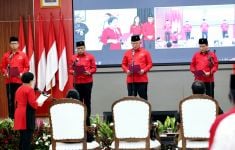 Megawati Angkat Ganip Warsito hingga Andi Widjayanto Sebagai Kepala Badan di PDIP - JPNN.com