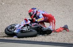 Marc Marquez Digiring ke Ruang Kesehatan, Cek Top 10 Practice MotoGP Jerman - JPNN.com