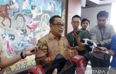 Risma Mundur dari Mensos, Jokowi Tunjuk Muhadjir jadi Plt - JPNN.com