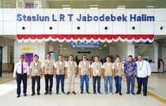 Para CEO Delegasi ARCEOs' Conference Nikmati Perjalanan Naik LRT Jabodebek - JPNN.com