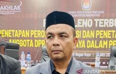 Ipar Daftar jadi Calon Bupati, Ketua KIP Nagan Raya Danda Runtala Berjanji Netral - JPNN.com