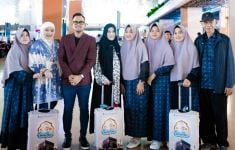 Mitra MS GLOW Beauty Terharu Diberangkatkan ke Tanah Suci - JPNN.com