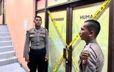 Giliran Ruang Humas DPRD Riau Digeledah Polisi Terkait Dugaan Korupsi SPPD Fiktif - JPNN.com