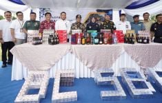 Kanwil Bea Cukai Sumbagbar Musnahkan Rokok dan Miras Ilegal Senilai Rp 37,8 Miliar - JPNN.com