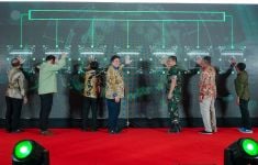 Menko Airlangga Groundbreaking Pabrik Baterai EV Ramah Lingkungan Pertama di Indonesia - JPNN.com