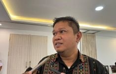 Kepala Desa Dilarang Dukung Paslon di Pilkada 2024 - JPNN.com