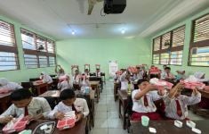 Kitabisa & Laznas Salam Setara Berikan Sarapan Sehat Kepada Siswa SD di Jabodetabek - JPNN.com