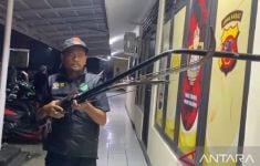 Tangkap Penyerang Pasar Cibadak Sukabumi, Polisi Sita 6 Sajam - JPNN.com