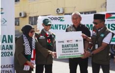 Tim LAZISNU dan Poroz Kirimkan 12 Kontainer Bantuan Kebutuhan Pokok dan Kesehatan untuk Warga Palestina - JPNN.com