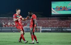 Menang dari PSBS Biak, Persebaya Pimpin Klasemen Liga 1 - JPNN.com