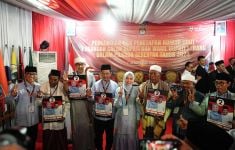 Diiringi Gema Salawat, Ratu Zakiyah-Najib Dapat Nomor Urut 2 - JPNN.com