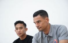 Persib vs Persija: Begini Instruksi Carlos Pena kepada Rizky Ridho cs - JPNN.com