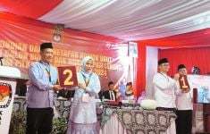 2 Paslon Bupati Serang di Pilkada 2024 Lakukan Pengundian Nomor Urut, Ini Hasilnya - JPNN.com