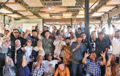 Program Iksan Baharuddin Lengkap, Masyarakat Desa Laroue Morowali Beri Sanjungan - JPNN.com