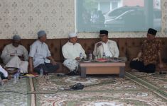 Demi Kelancaran Kampanye, Ridwan Kamil Minta Restu ke Ponpes Darul Ishlah - JPNN.com