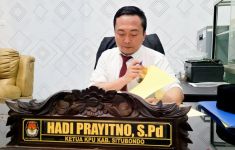 2 Peserta Pilkada Situbondo Dapat Fasilitas Baliho, Spanduk dan Umbul-umbul - JPNN.com