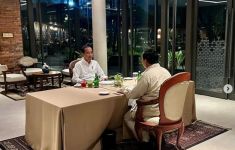 Jokowi Unggah 2 Foto Bareng Prabowo, Konon Inilah yang Dibicarakan - JPNN.com