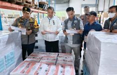 Kapolres dan Kajari Siak Pantau Proses Percetakan Surat Suara Pilkada di Bekasi - JPNN.com