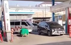 Viral, Ambulans Jenazah di SPBU Semarang Tak Boleh Isi Solar, Keranda Diturunkan - JPNN.com