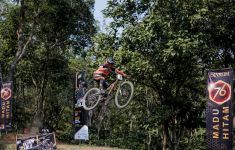 76 Indonesian Downhill 2024, Para Downhiller Elite Siap Taklukkan Ternadi Bike Park Demi Gelar Juara - JPNN.com