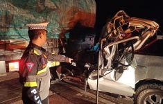 Ford Ranger dan Truk Tabrakan di Tol Pekanbaru, Tauke Sawit dan Datuk di Kampar Tewas - JPNN.com