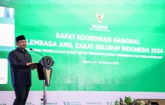 Menag Yaqut Resmikan Program 10.000 Beasiswa Santri BAZNAS - JPNN.com