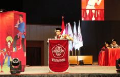 Wisuda ke-84 Untar, Rektor Tekankan Pendidikan untuk Pembangunan Berkelanjutan - JPNN.com