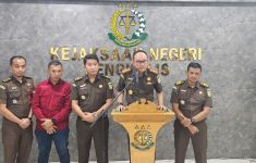 Kejari Bengkalis Tahan 5 Tersangka Korupsi Kredit Produktif di BRK Syariah - JPNN.com