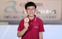 Siswa SMP Cahaya Rancamaya Raih Emas di Singapore Math Challenge 2024 - JPNN.com