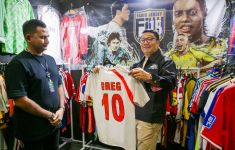 Borong 3 Jersey Persija, Ridwan Kamil Belum Tahu Kapan Bertemu Jakmania - JPNN.com