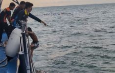 Bea Cukai Kepri Bantu Selamatkan 6 ABK yang Tenggelam di Perairan Pulau Karimun Anak - JPNN.com