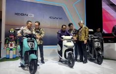 IMOS 2024, AHM Pajang Motor Listrik Honda ICON e dan CUV e - JPNN.com