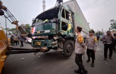 Polres Metro Tangerang Kota Buka Posko Pengaduan Korban Tabrak Lari Truk Kontainer - JPNN.com