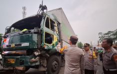 Polisi Ungkap Fakta Sopir Truk Kontainer yang Tabrak Lari Belasan Kendaraan di Tangerang, Ternyata - JPNN.com