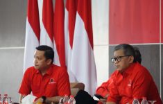 Prabowo Janji Tak Intervensi Pilkada, Ronny: Kader PDIP Jangan Ragu Sikat Aparat Nakal - JPNN.com