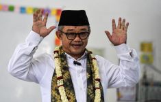 Mendikdasmen Abdul Mu'ti Tegaskan Peran Guru Honorer Masih Diperlukan - JPNN.com