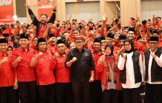 Megawati Merasakan Getaran Kasih Risma yang Bisa Mengubah Jawa Timur - JPNN.com