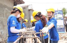 Siswa-siswi SWA Bangun 10 Rumah untuk Keluarga Tidak Mampu, Keren - JPNN.com